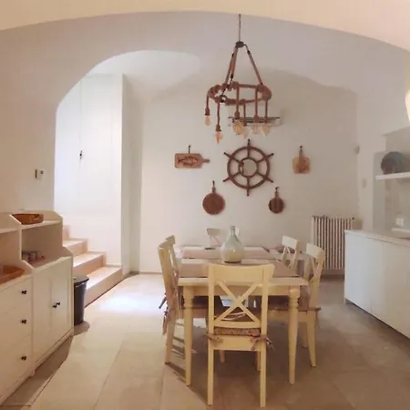 L Antico Forno Centro Storico Oda ve Kahvaltı *
